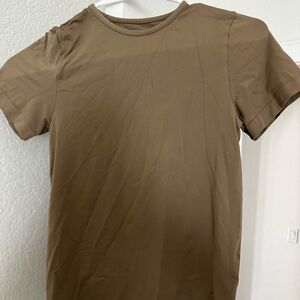 Like new Skims smoothing tshirt